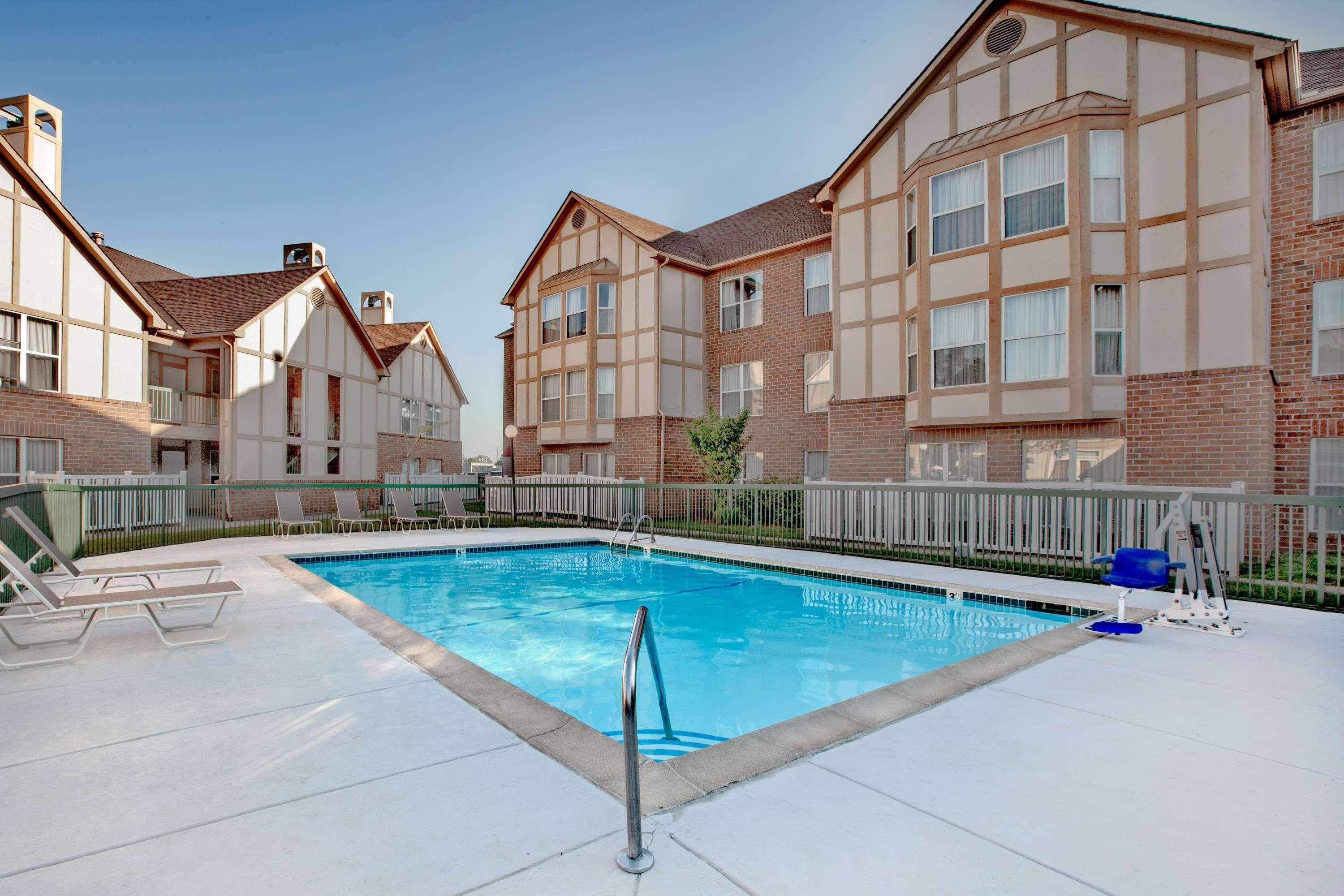 Affordable Suites Of America Detroit-Warren Exterior foto